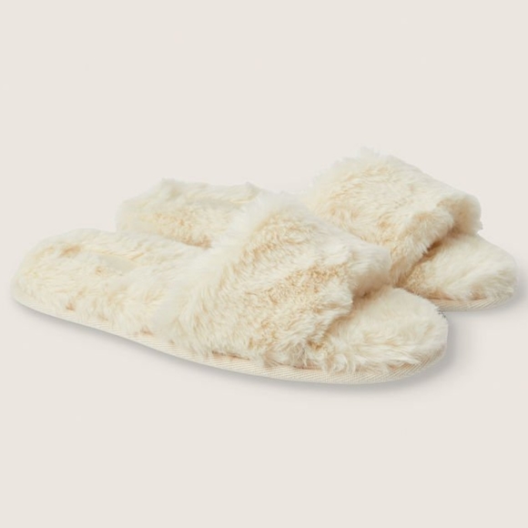 Victoria's Secret Logo Plush Faux Fur Soft House Pajama Warm Slippers 7/8 - Picture 3 of 7